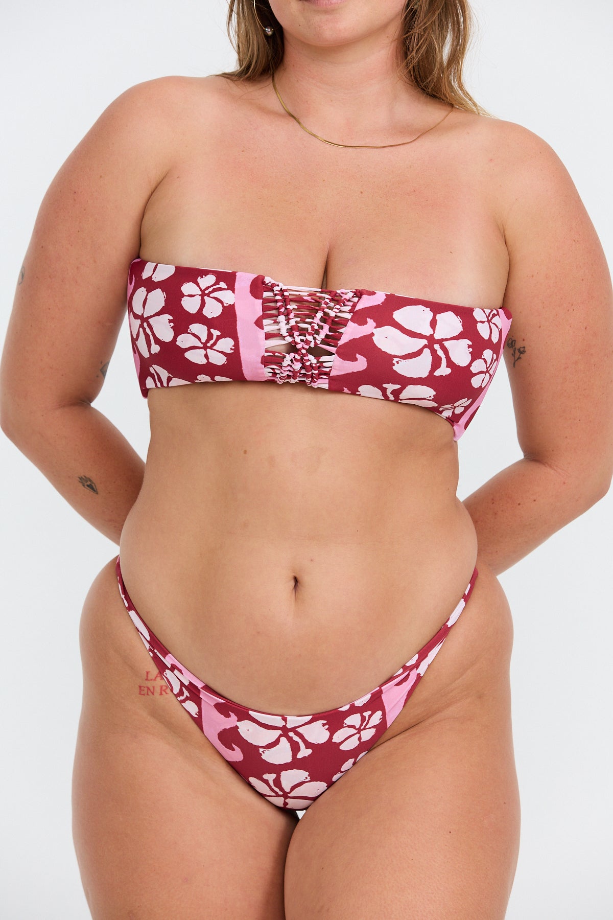 Alana Bottom - Papeete