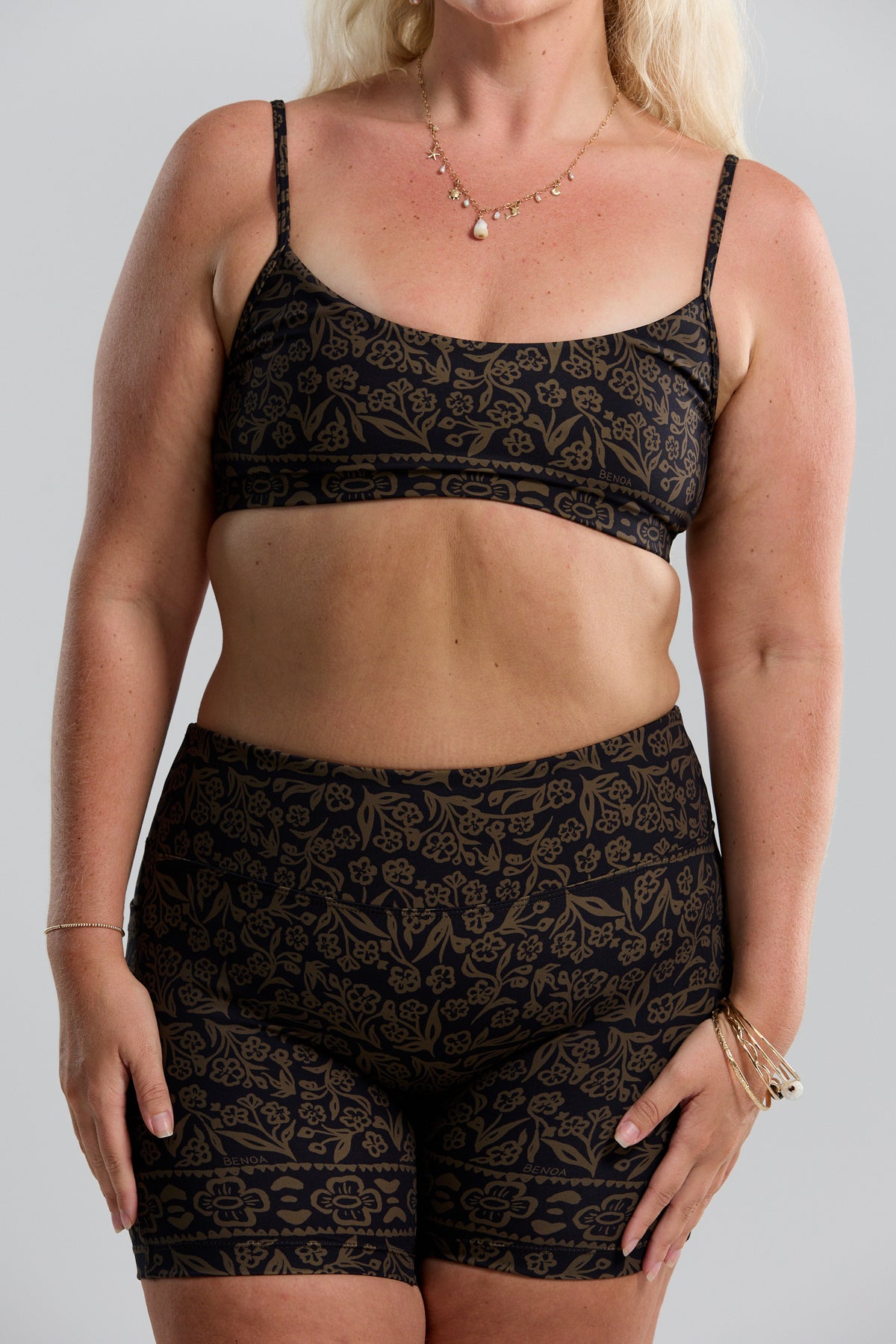 THE Sports Bra - Brown Batik
