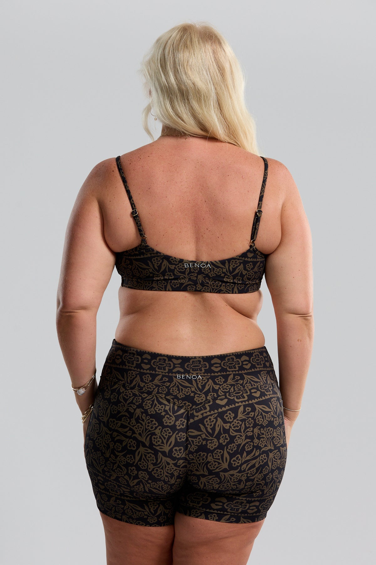 THE Sports Bra - Brown Batik