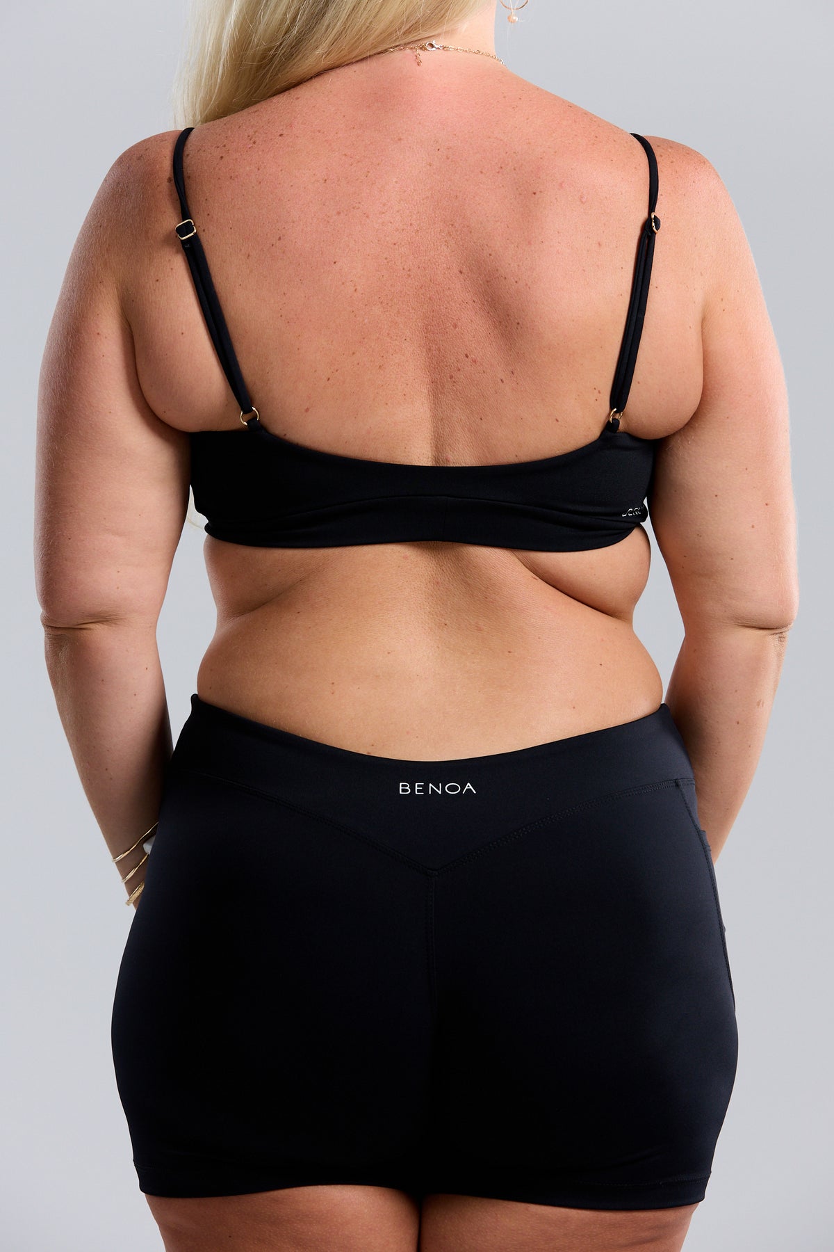 V-Back Active Short - Black