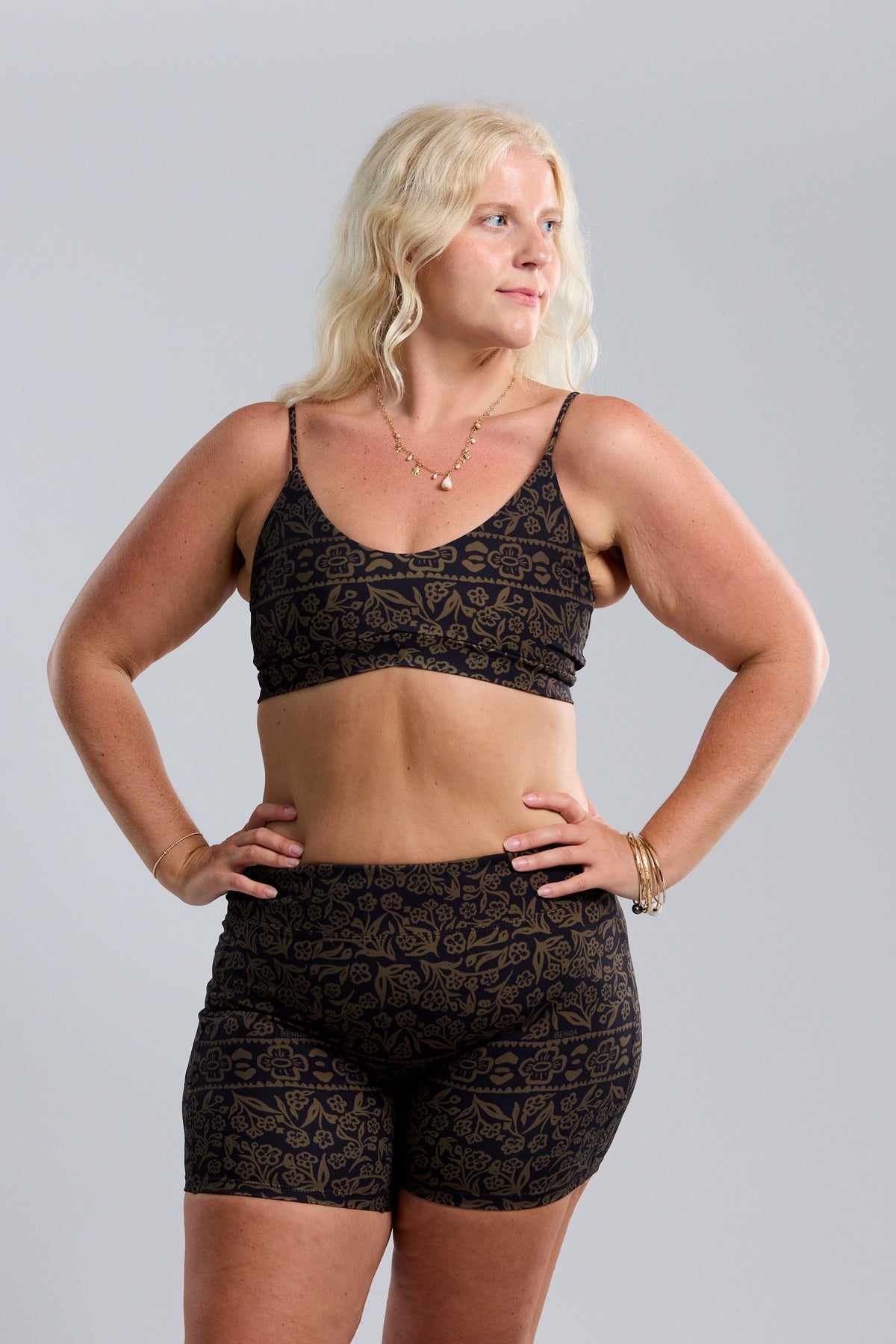 V-Back Active Short - Brown Batik