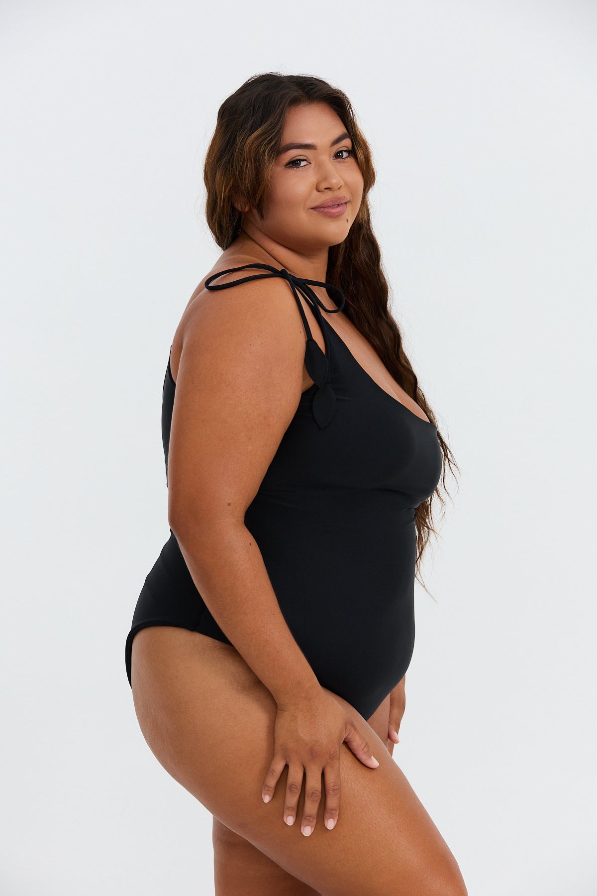 Makaio Curve One Piece - Black