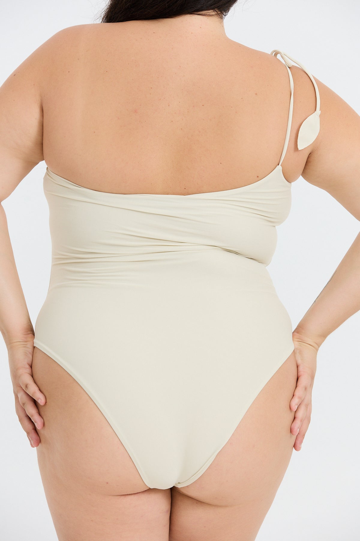 Makaio Curve One Piece - Gardenia