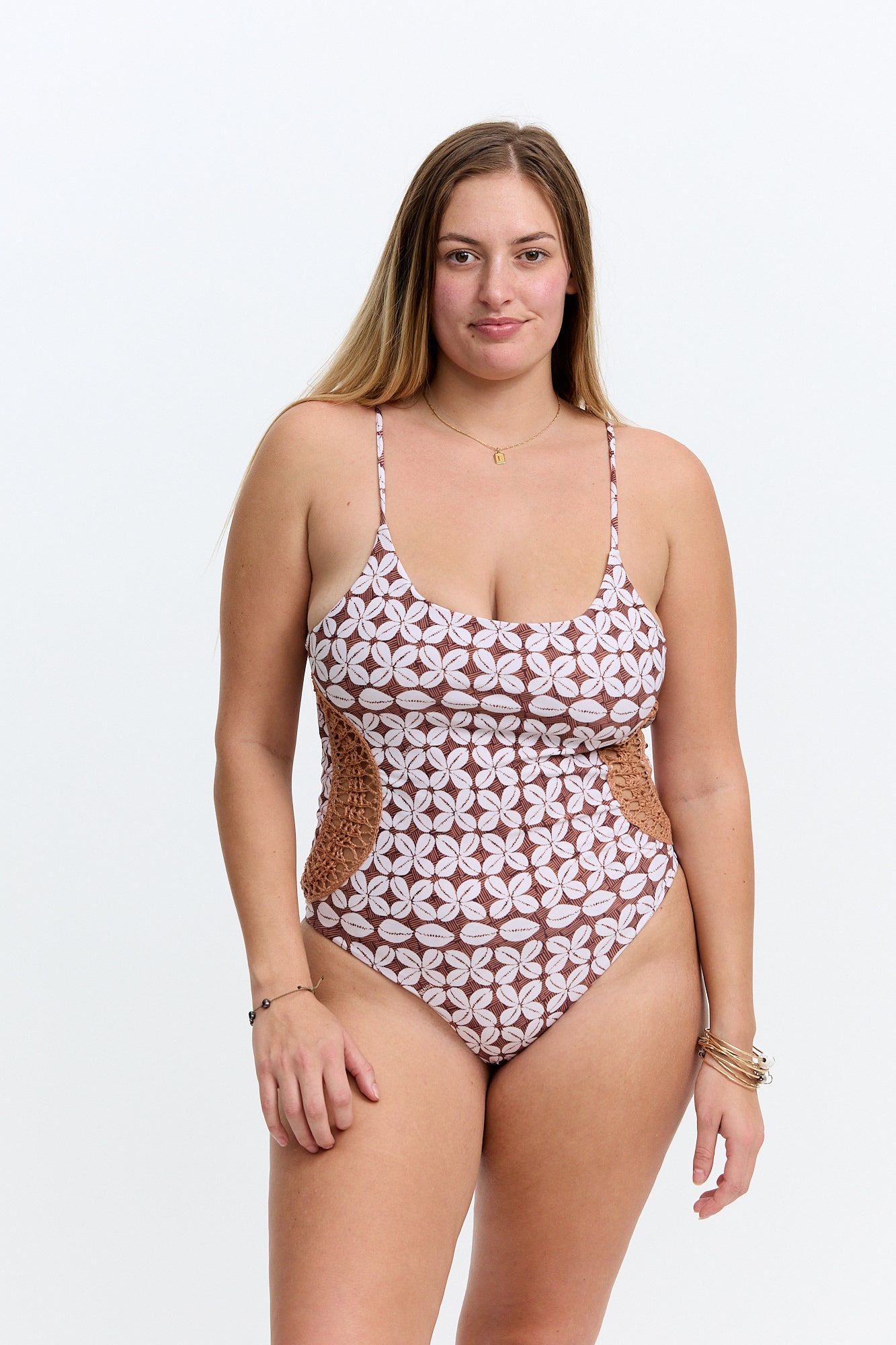 Stella 2.0 One Piece - Cowrie Basket