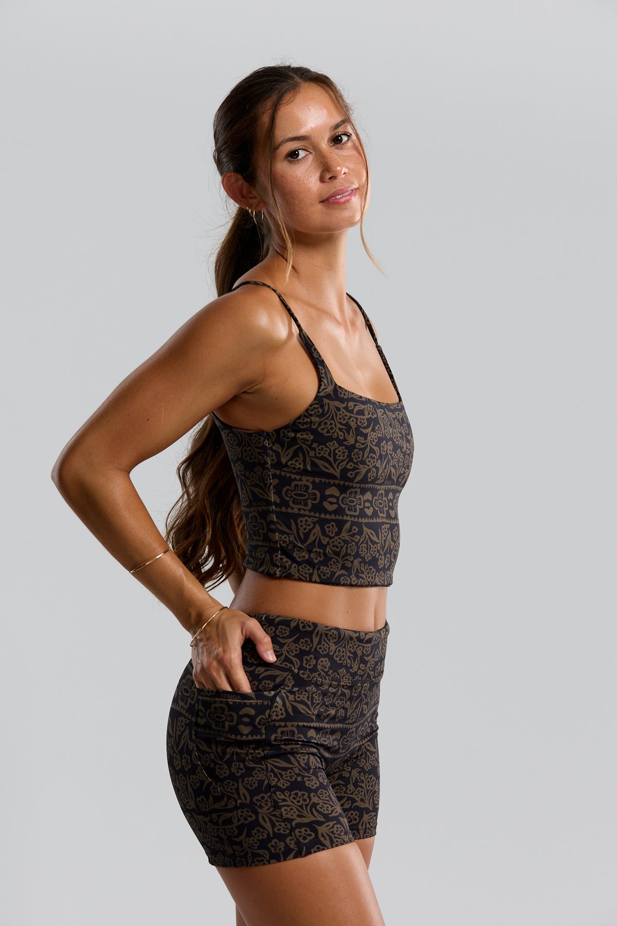 Everywhere Active Tank - Brown Batik