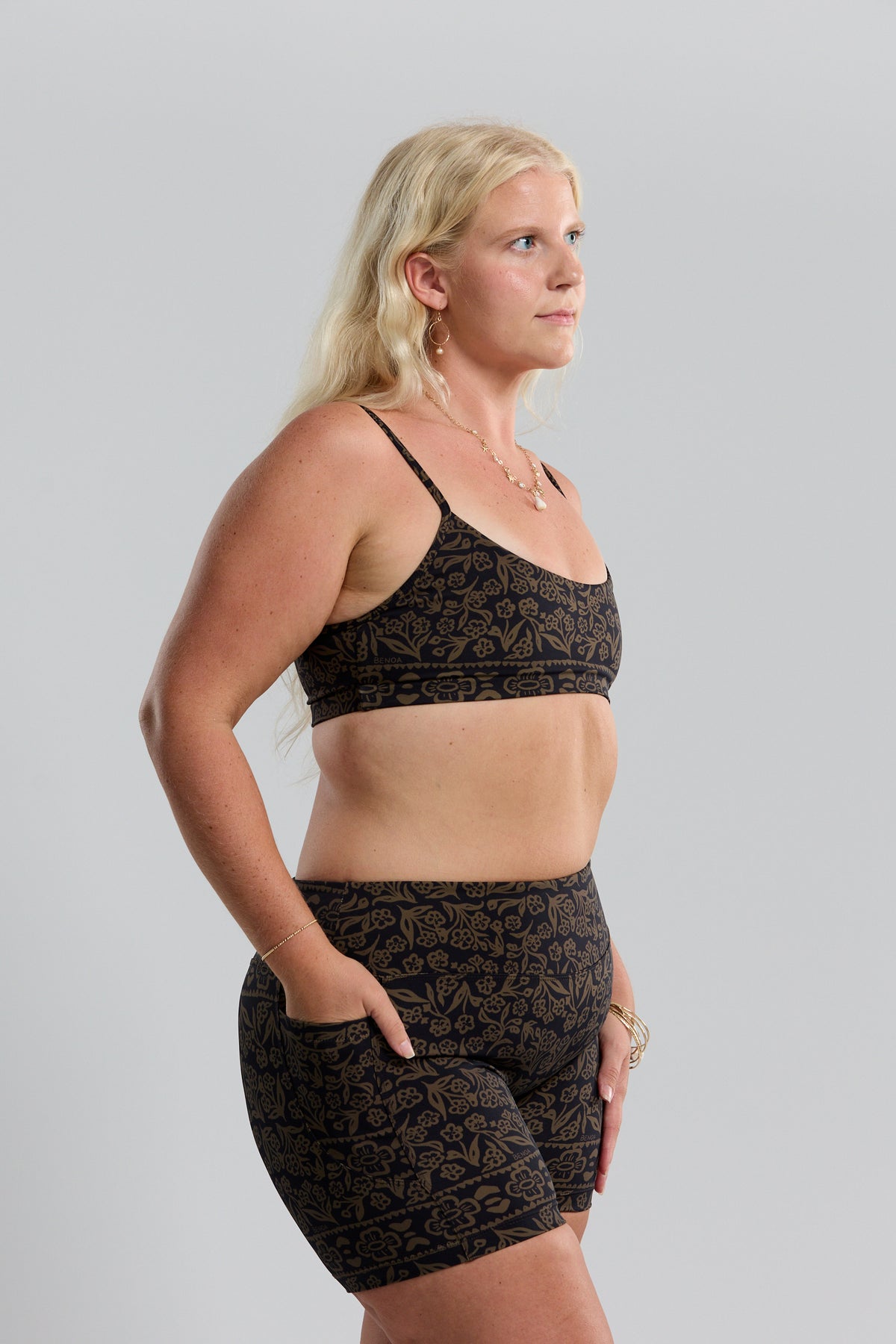 THE Sports Bra - Brown Batik
