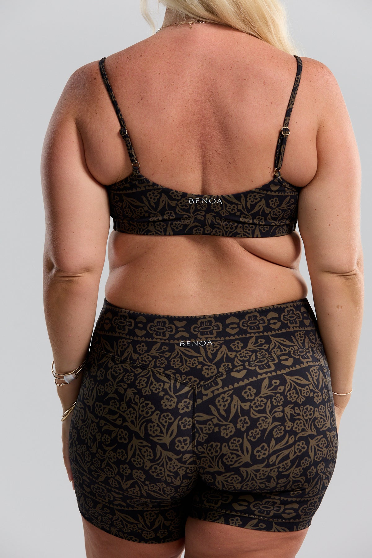 THE Sports Bra - Brown Batik