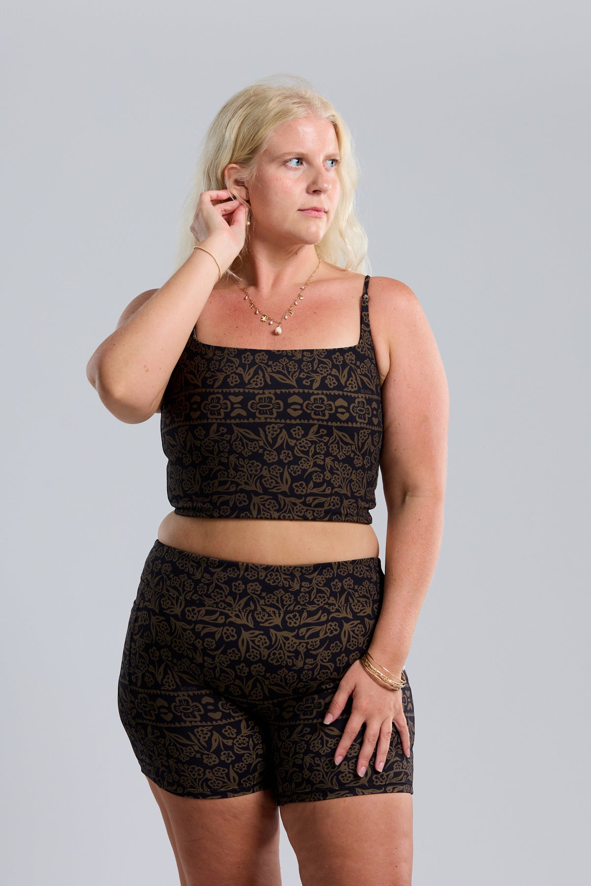 Everywhere Active Tank - Brown Batik
