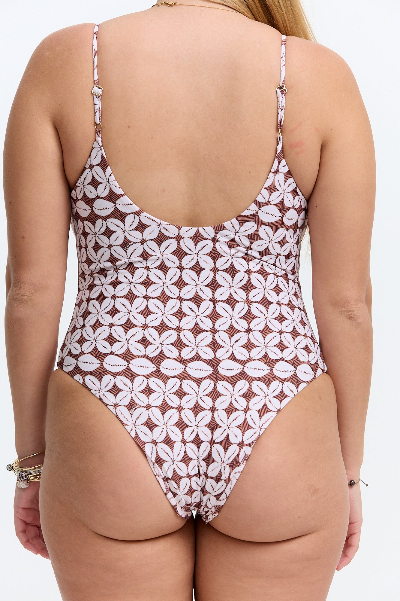 Makenna One Piece 2.0 - Cowrie Basket