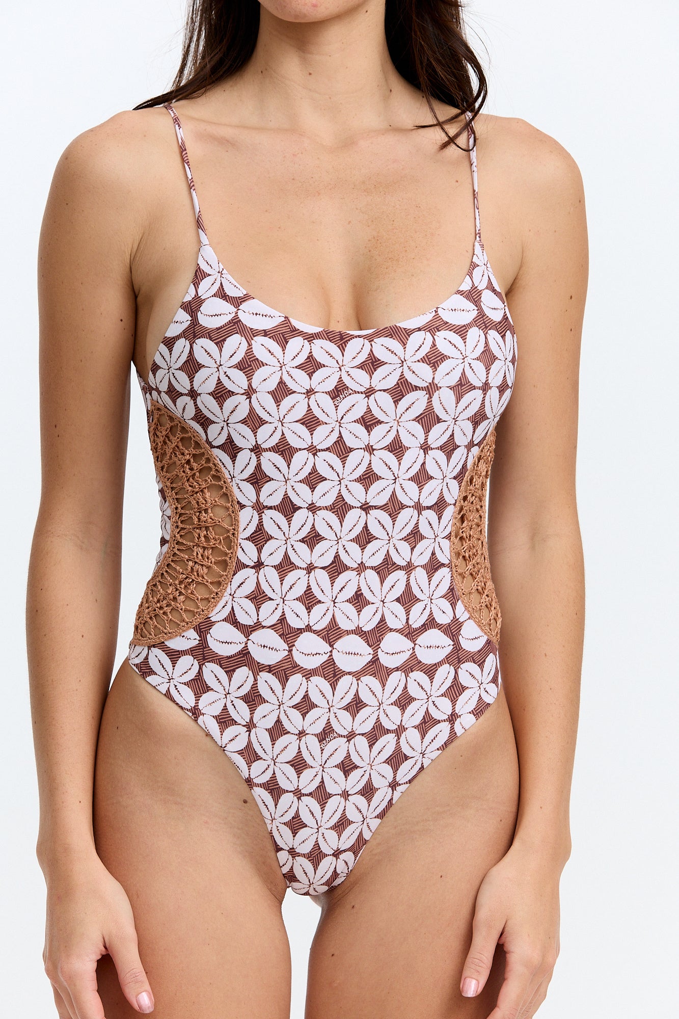 Stella 2.0 One Piece - Cowrie Basket
