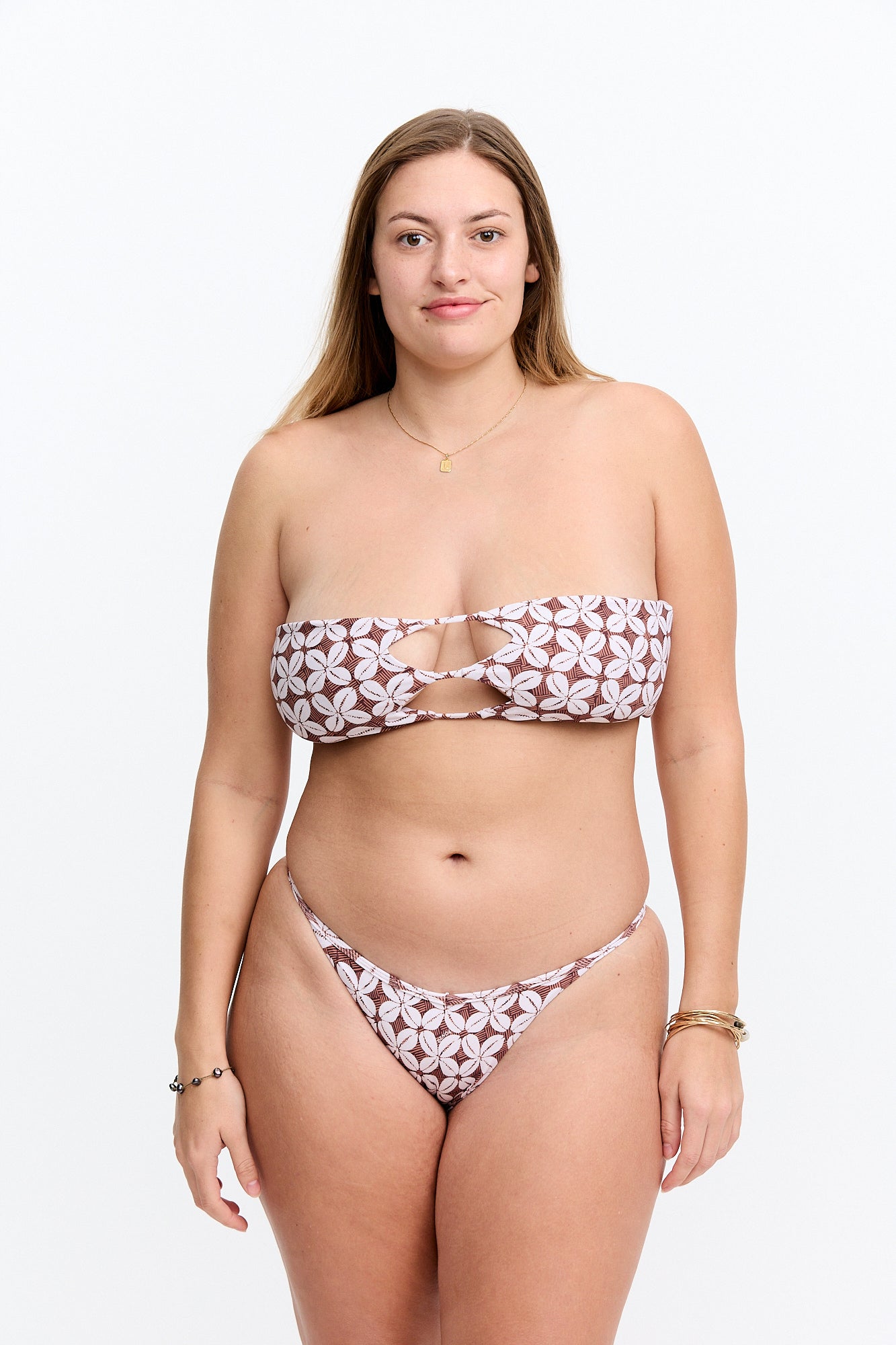 Bella Bottom 2.0 - Cowrie Basket